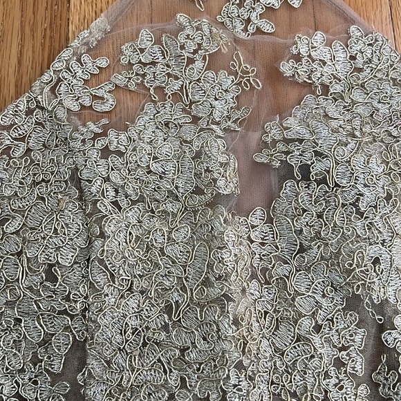 LIKE NEW! Windsor Simplee gold embroidery cropped mesh halter top S - Picture 2 of 4